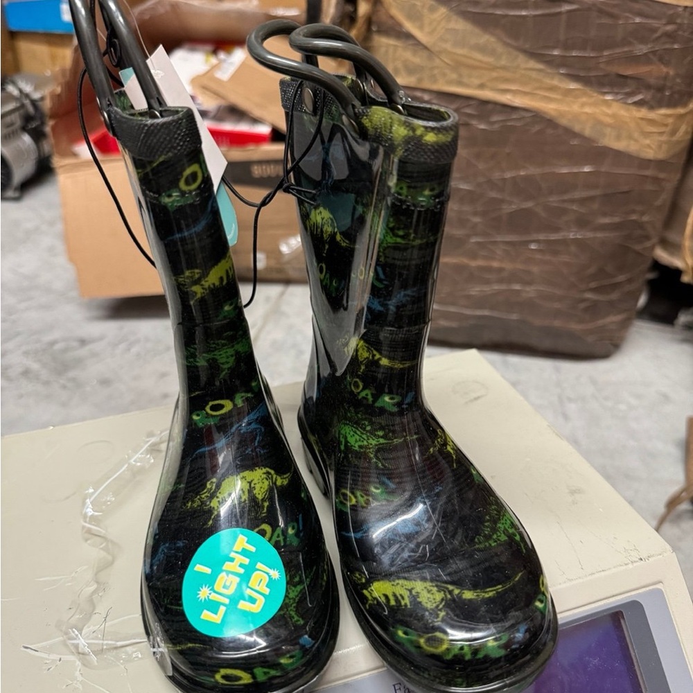 Lights up boots for kids